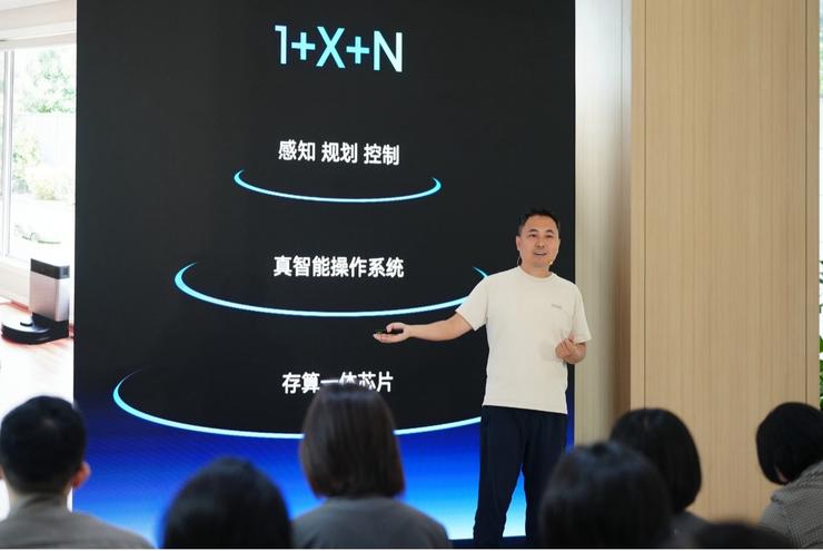 耳机降噪跑不动大模型，安克「被迫」造了颗存算一体芯片